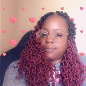 Meet your Posher, Esha